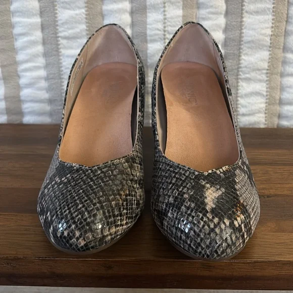 Vionic Antonia textured snakeskin reptile printed wedge pump shoes 9 - Picture 2 of 7